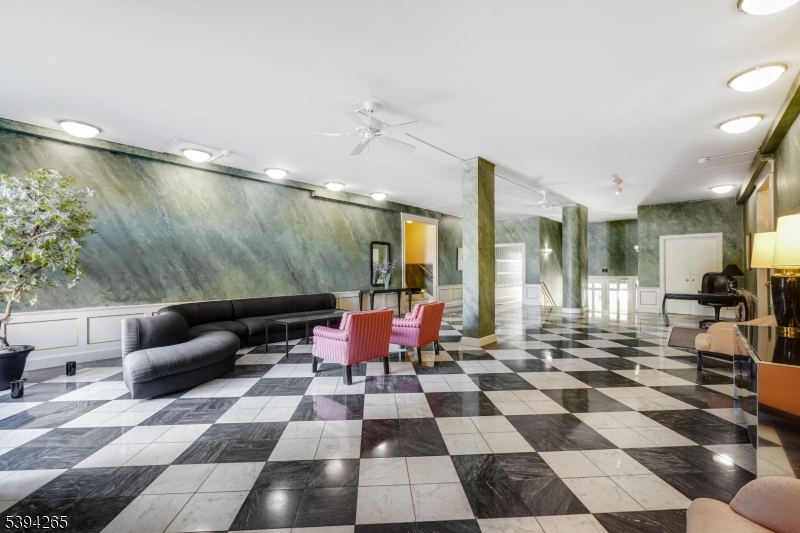 Fullerton Condominium - Residential Lease