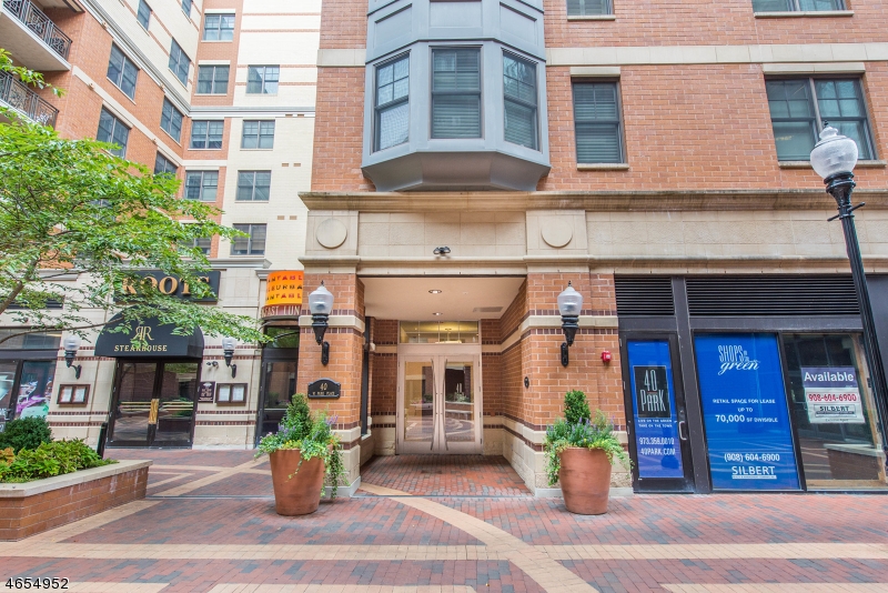 40 Park Place - Residential