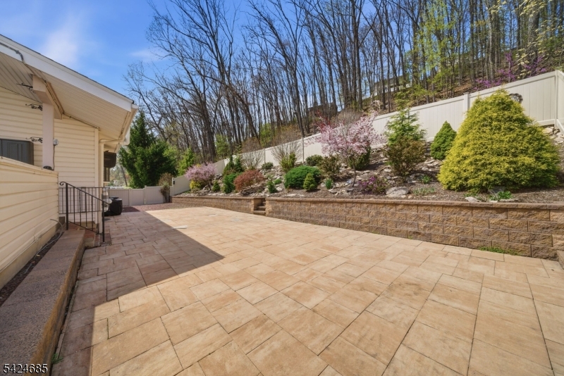 SUNNY HILL - Residential