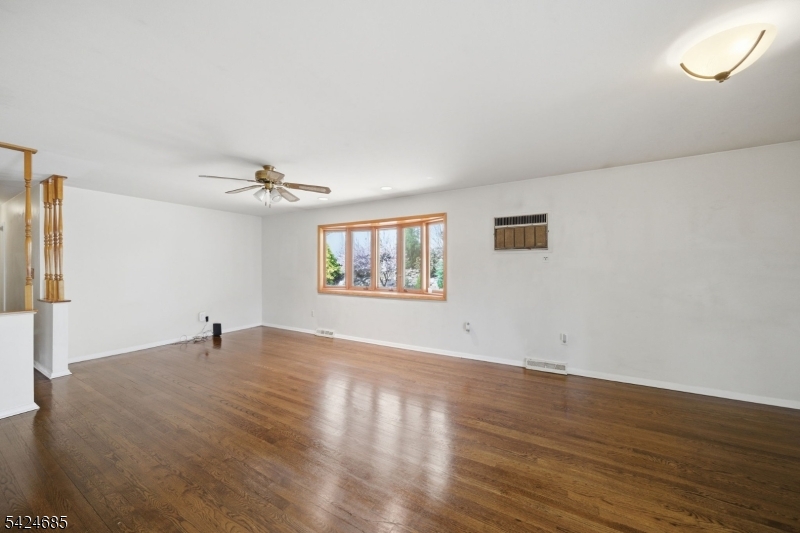 SUNNY HILL - Residential