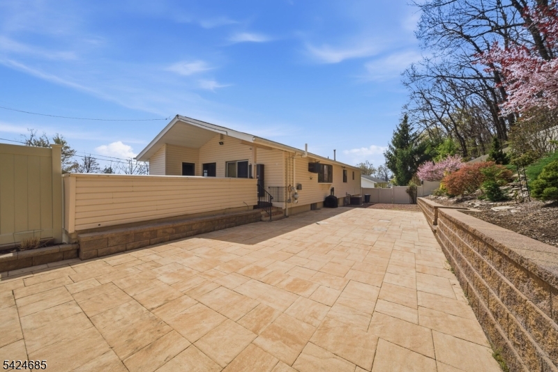 SUNNY HILL - Residential