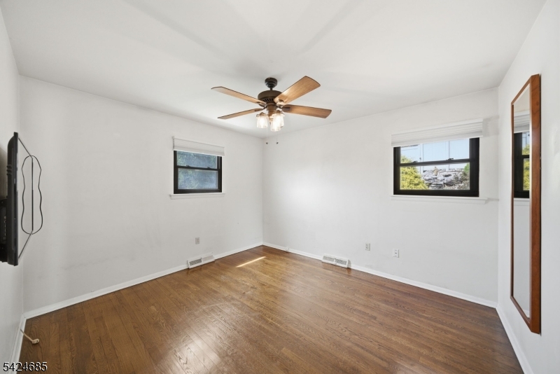 SUNNY HILL - Residential