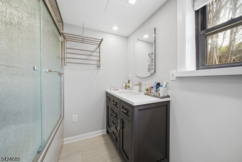 SUNNY HILL - Residential