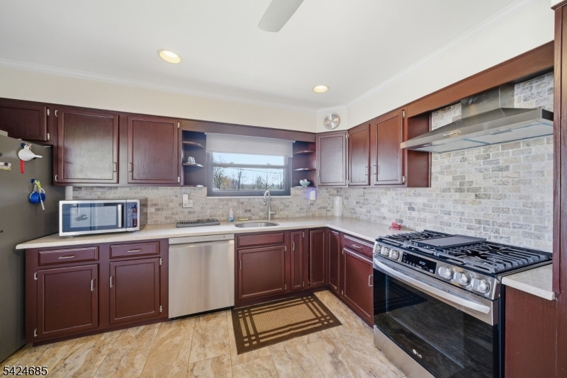 SUNNY HILL - Residential