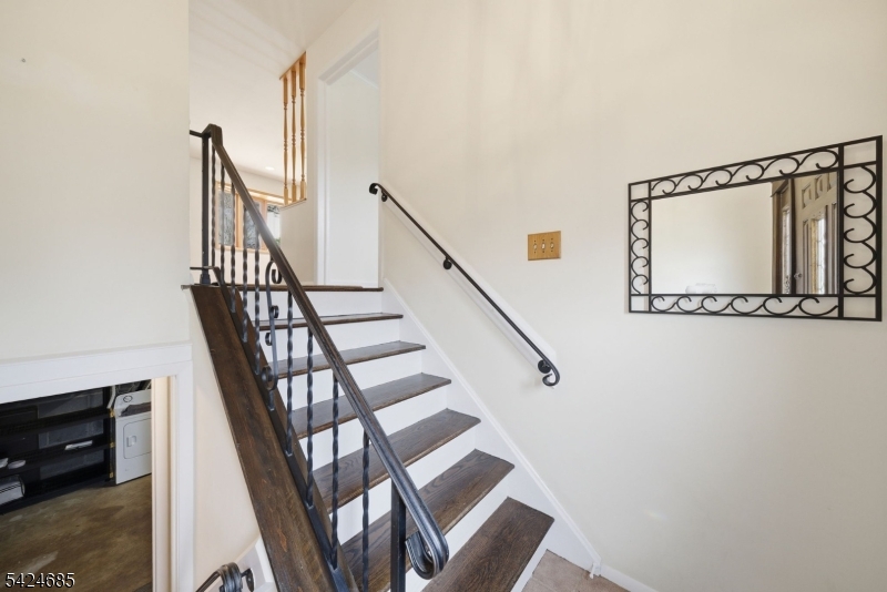 SUNNY HILL - Residential