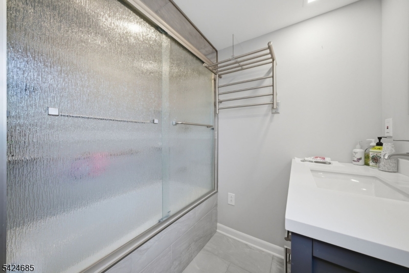 SUNNY HILL - Residential