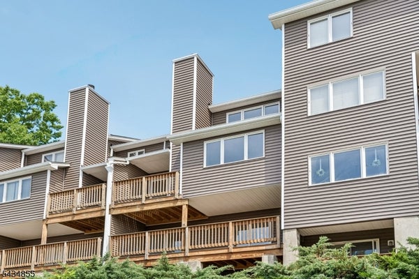 304 HEIGHTS DR, HALEDON, NJ 07508 - Image e656efc1fabc46a95489a0a5c76f5ccd/1582397537