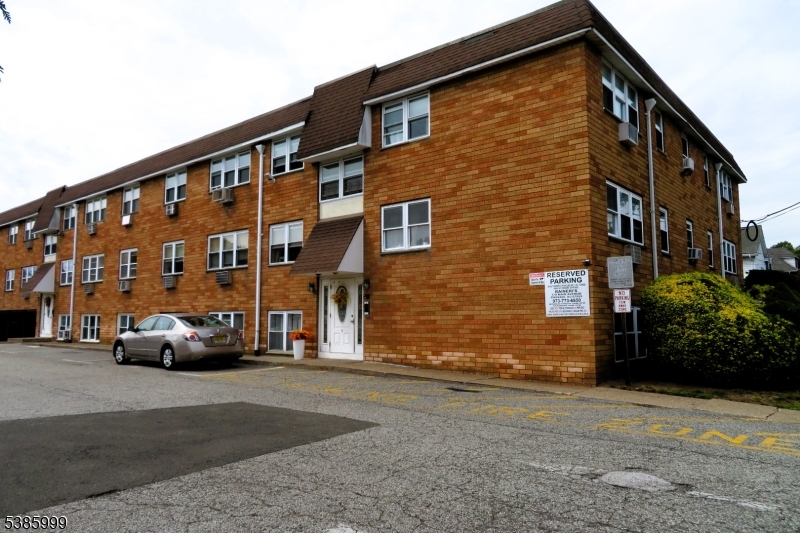 Parkside Manor - Residential