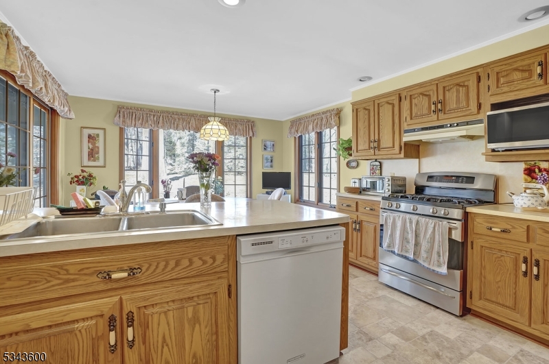 Parsippany-Troy Hills Twp., New Jersey 07950, United States, 3 Bedrooms Bedrooms, ,2 BathroomsBathrooms,Residential,Coming Soon,99409