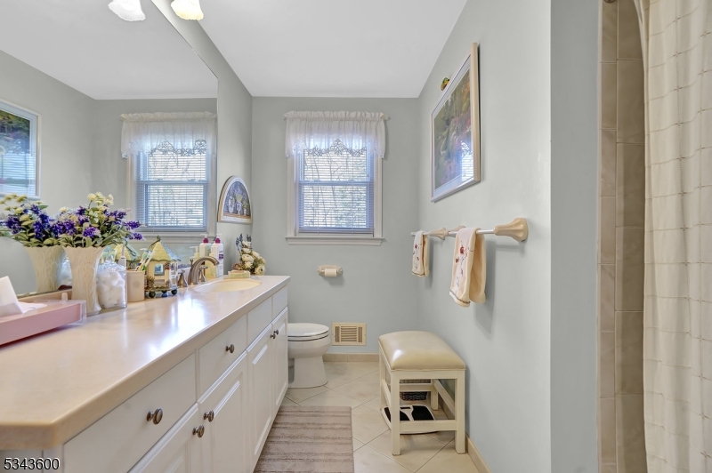 Parsippany-Troy Hills Twp., New Jersey 07950, United States, 3 Bedrooms Bedrooms, ,2 BathroomsBathrooms,Residential,Coming Soon,99409