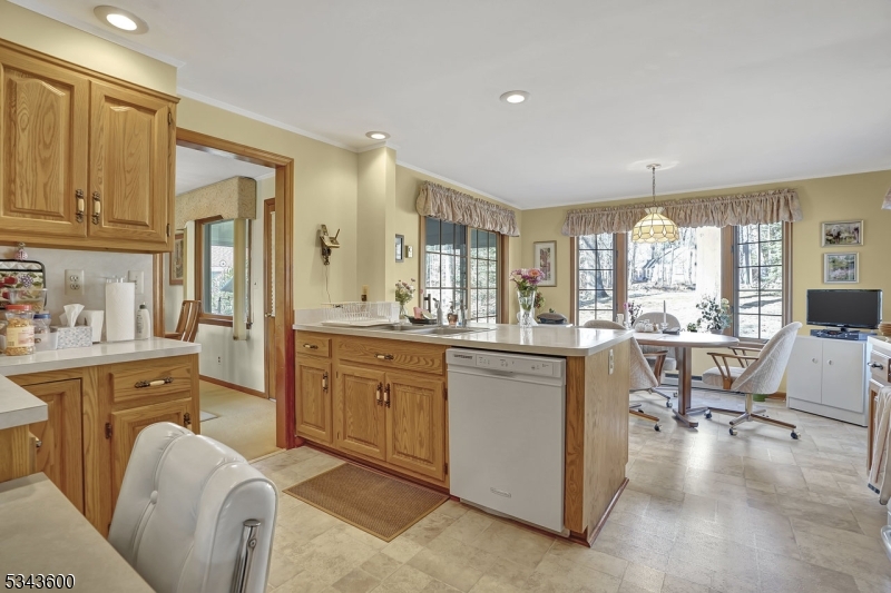 Parsippany-Troy Hills Twp., New Jersey 07950, United States, 3 Bedrooms Bedrooms, ,2 BathroomsBathrooms,Residential,Coming Soon,99409