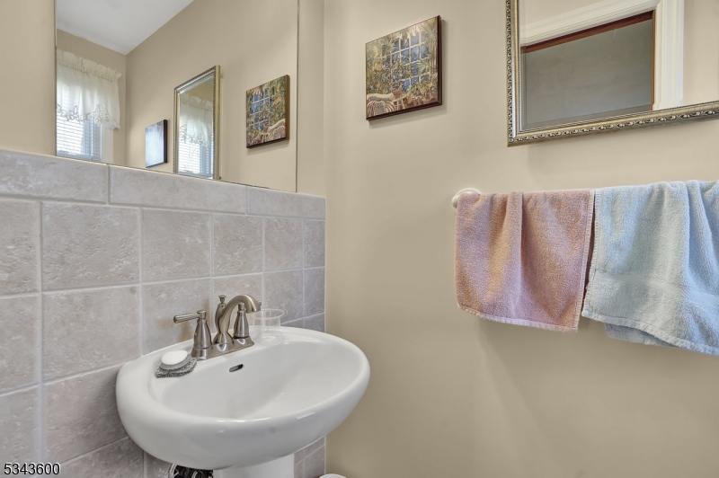 Parsippany-Troy Hills Twp., New Jersey 07950, United States, 3 Bedrooms Bedrooms, ,2 BathroomsBathrooms,Residential,Coming Soon,99409