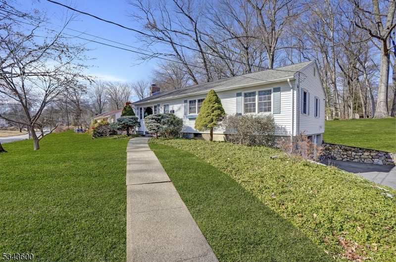 Parsippany-Troy Hills Twp., New Jersey 07950, United States, 3 Bedrooms Bedrooms, ,2 BathroomsBathrooms,Residential,Coming Soon,99409