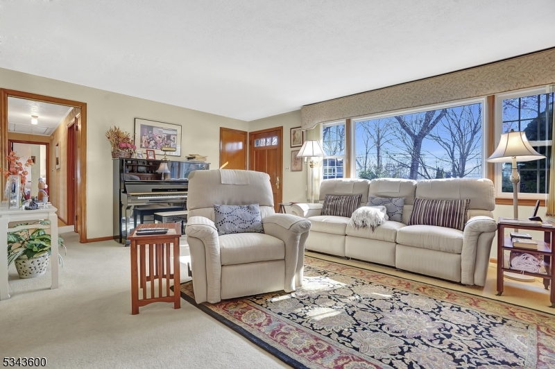 Parsippany-Troy Hills Twp., New Jersey 07950, United States, 3 Bedrooms Bedrooms, ,2 BathroomsBathrooms,Residential,Coming Soon,99409