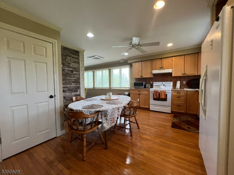 Wantage Twp., New Jersey 07461, United States, 3 Bedrooms Bedrooms, ,3 BathroomsBathrooms,Residential,Active,137394