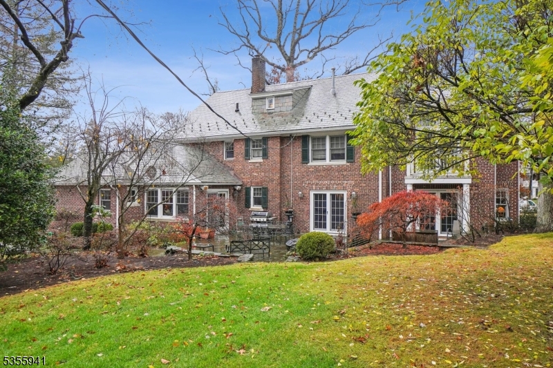 48 Lenox Rd