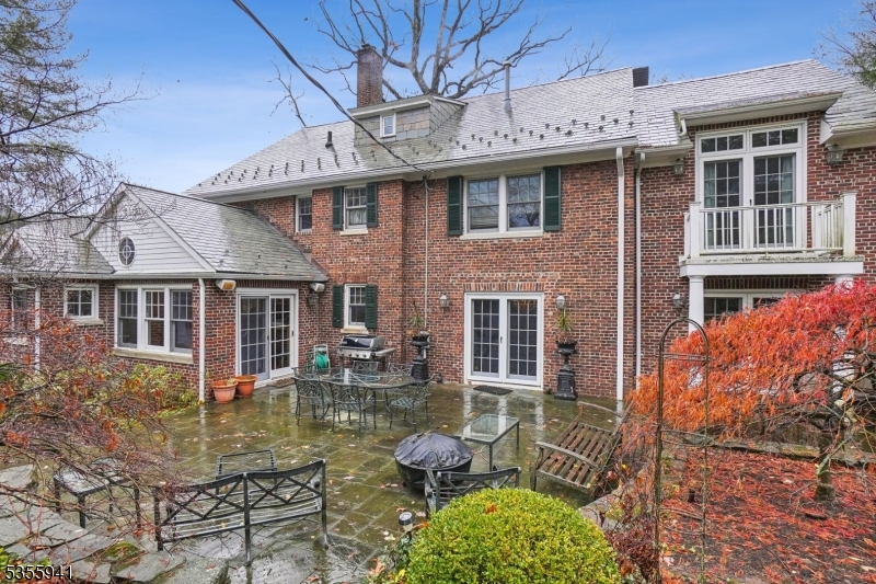 48 Lenox Rd