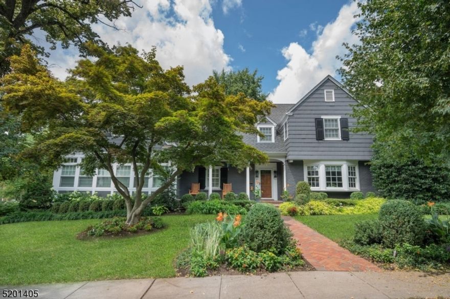 For comp purposes only.