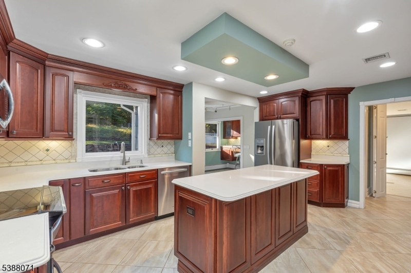 Berkeley Heights Twp., New Jersey 07922, United States, 4 Bedrooms Bedrooms, ,3 BathroomsBathrooms,Residential,Active,220502