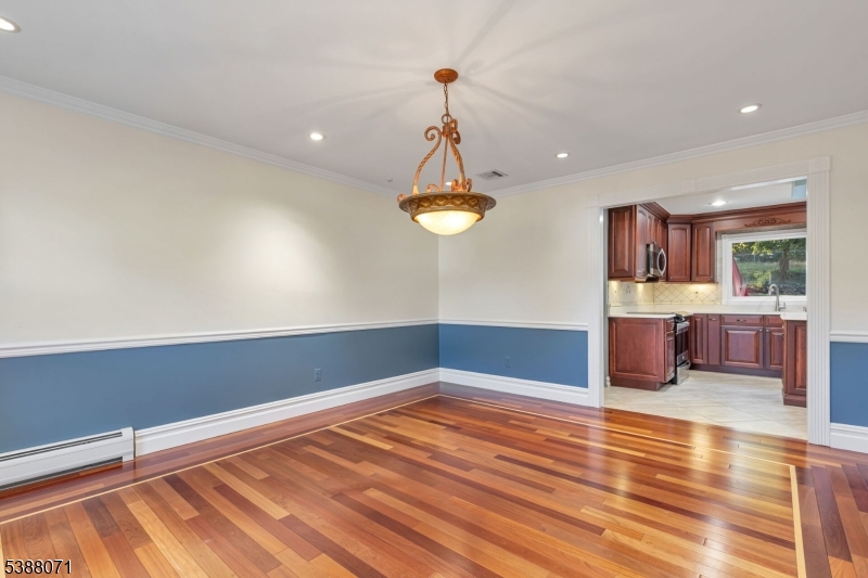 Berkeley Heights Twp., New Jersey 07922, United States, 4 Bedrooms Bedrooms, ,3 BathroomsBathrooms,Residential,Active,220502