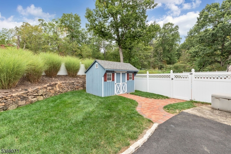 Berkeley Heights Twp., New Jersey 07922, United States, 4 Bedrooms Bedrooms, ,3 BathroomsBathrooms,Residential,Active,220502