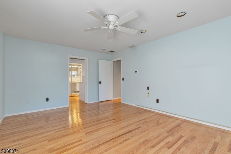 Berkeley Heights Twp., New Jersey 07922, United States, 4 Bedrooms Bedrooms, ,3 BathroomsBathrooms,Residential,Active,220502