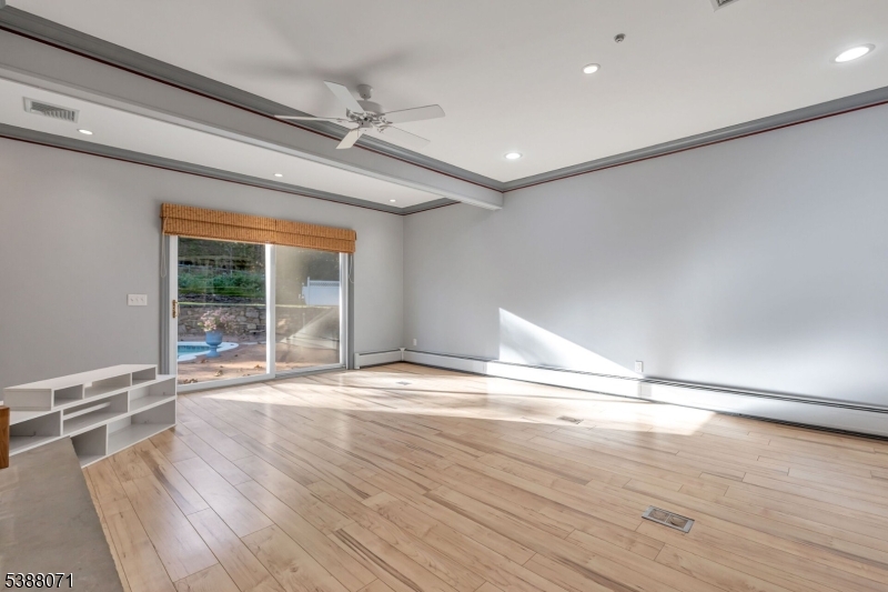 Berkeley Heights Twp., New Jersey 07922, United States, 4 Bedrooms Bedrooms, ,3 BathroomsBathrooms,Residential,Active,220502