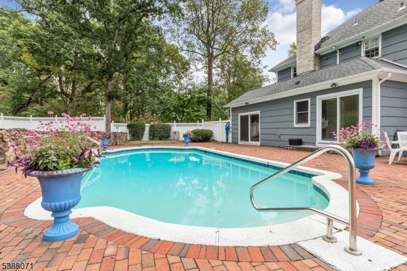 Berkeley Heights Twp., New Jersey 07922, United States, 4 Bedrooms Bedrooms, ,3 BathroomsBathrooms,Residential,Active,220502