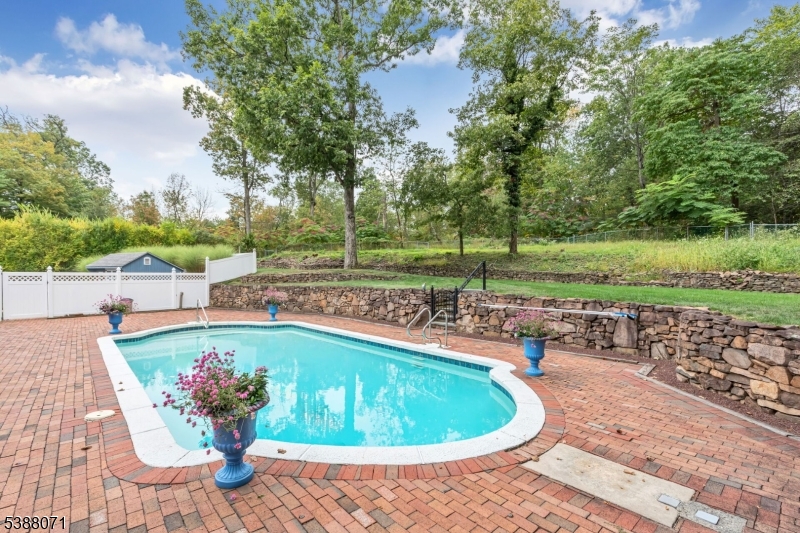 Berkeley Heights Twp., New Jersey 07922, United States, 4 Bedrooms Bedrooms, ,3 BathroomsBathrooms,Residential,Active,220502