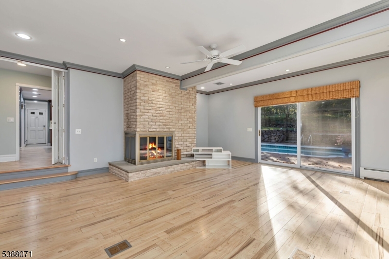 Berkeley Heights Twp., New Jersey 07922, United States, 4 Bedrooms Bedrooms, ,3 BathroomsBathrooms,Residential,Active,220502