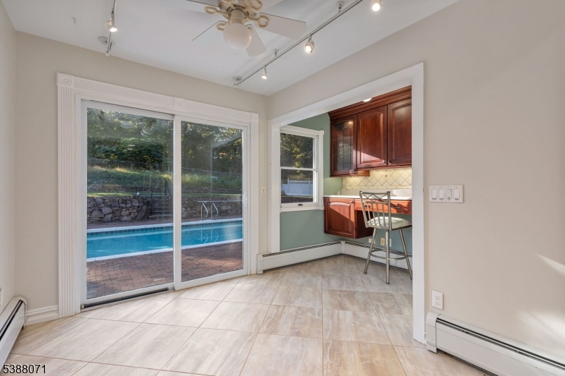 Berkeley Heights Twp., New Jersey 07922, United States, 4 Bedrooms Bedrooms, ,3 BathroomsBathrooms,Residential,Active,220502