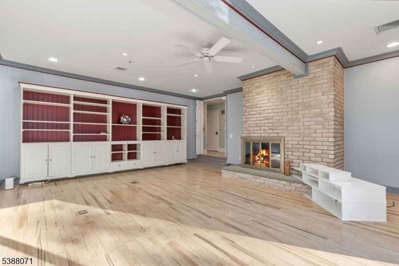 Berkeley Heights Twp., New Jersey 07922, United States, 4 Bedrooms Bedrooms, ,3 BathroomsBathrooms,Residential,Active,220502