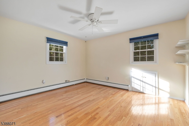 Berkeley Heights Twp., New Jersey 07922, United States, 4 Bedrooms Bedrooms, ,3 BathroomsBathrooms,Residential,Active,220502