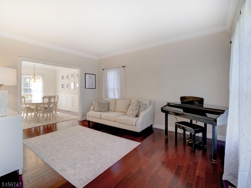 POETS PEAK - Residential