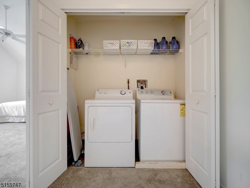 POETS PEAK - Residential