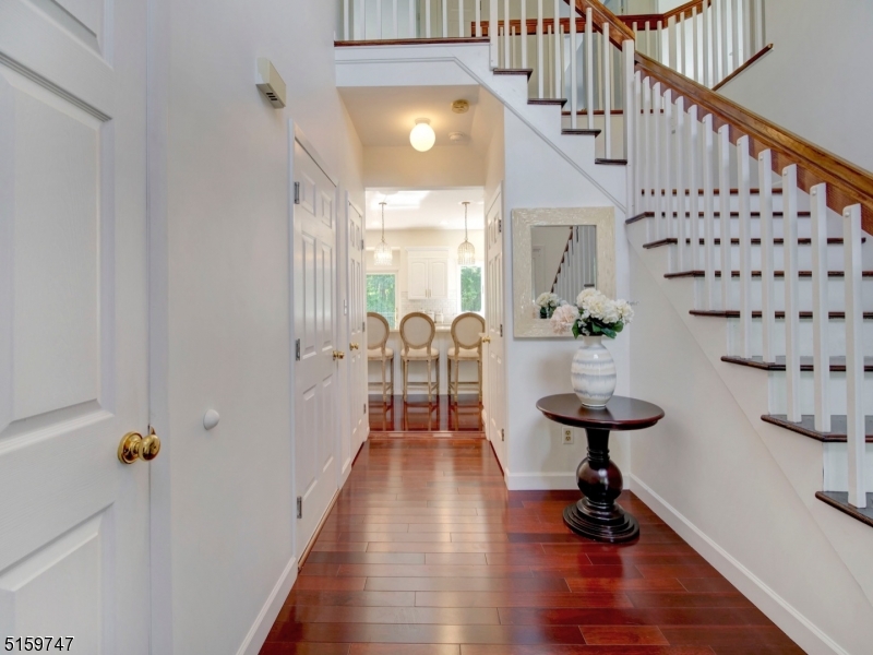 POETS PEAK - Residential