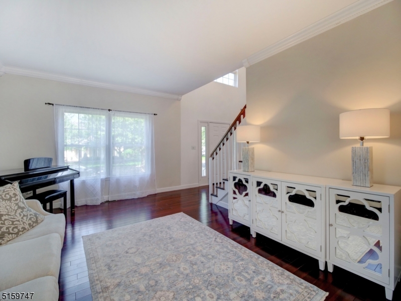 POETS PEAK - Residential