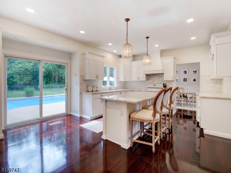 POETS PEAK - Residential