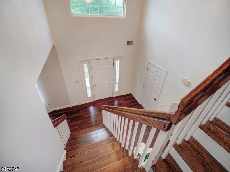 POETS PEAK - Residential