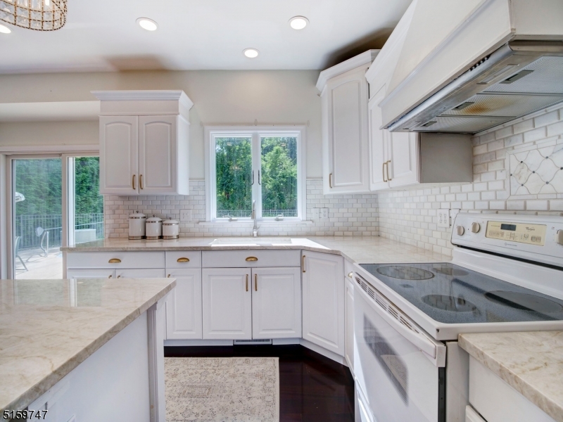 POETS PEAK - Residential