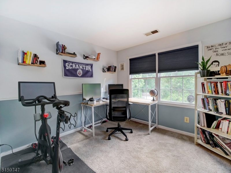 POETS PEAK - Residential