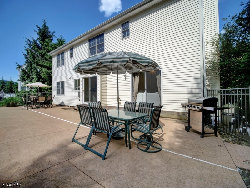 POETS PEAK - Residential