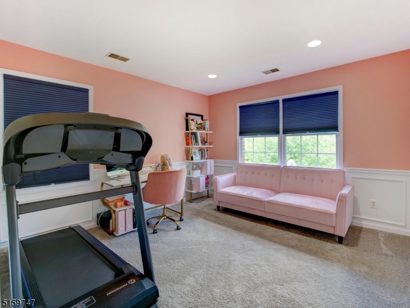 POETS PEAK - Residential