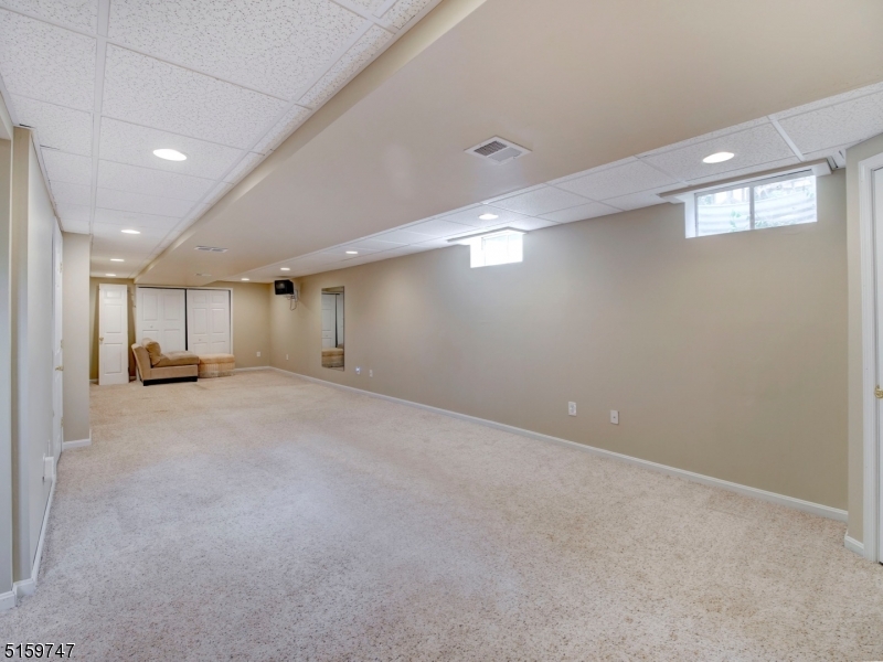 POETS PEAK - Residential