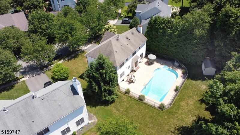 POETS PEAK - Residential