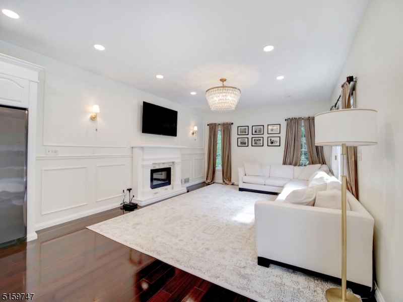 POETS PEAK - Residential