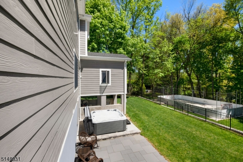 Riker Hill - Residential