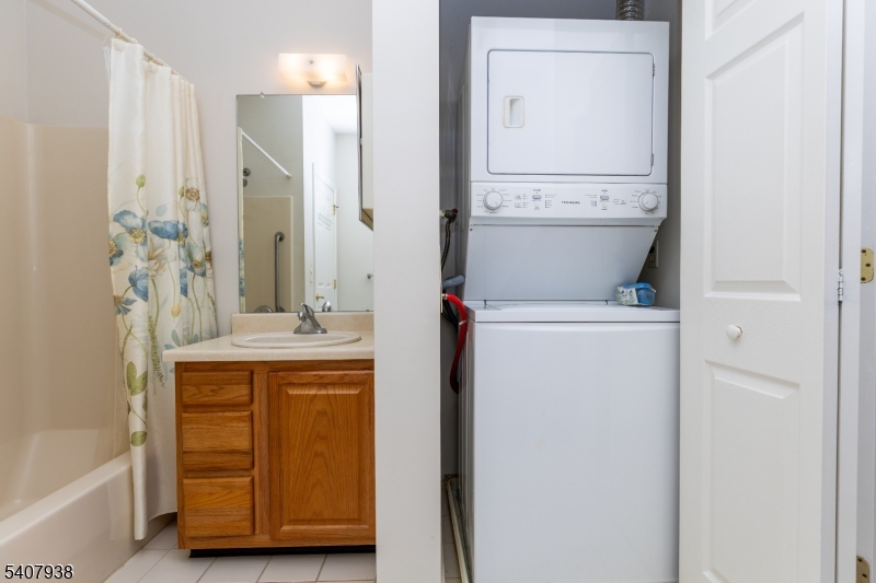 FOX HILLS - Residential