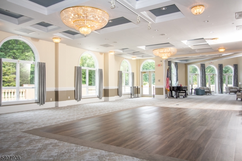 FOX HILLS - Residential