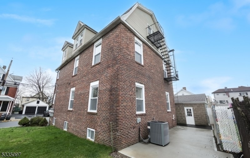23 Roma St